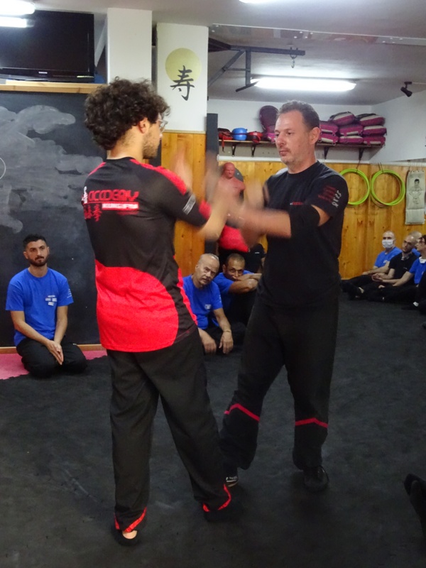 Kung Fu Academy di Sifu Mezzone Arti Marziali e palestra di Sport da Combattimento Wing Chun Weng Chun Tjun Tai Chi Taijiquan Qigong Sanda Difesa Personale (163)